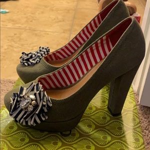 Gianni Bini Olive Heels with Navy Striped Detail